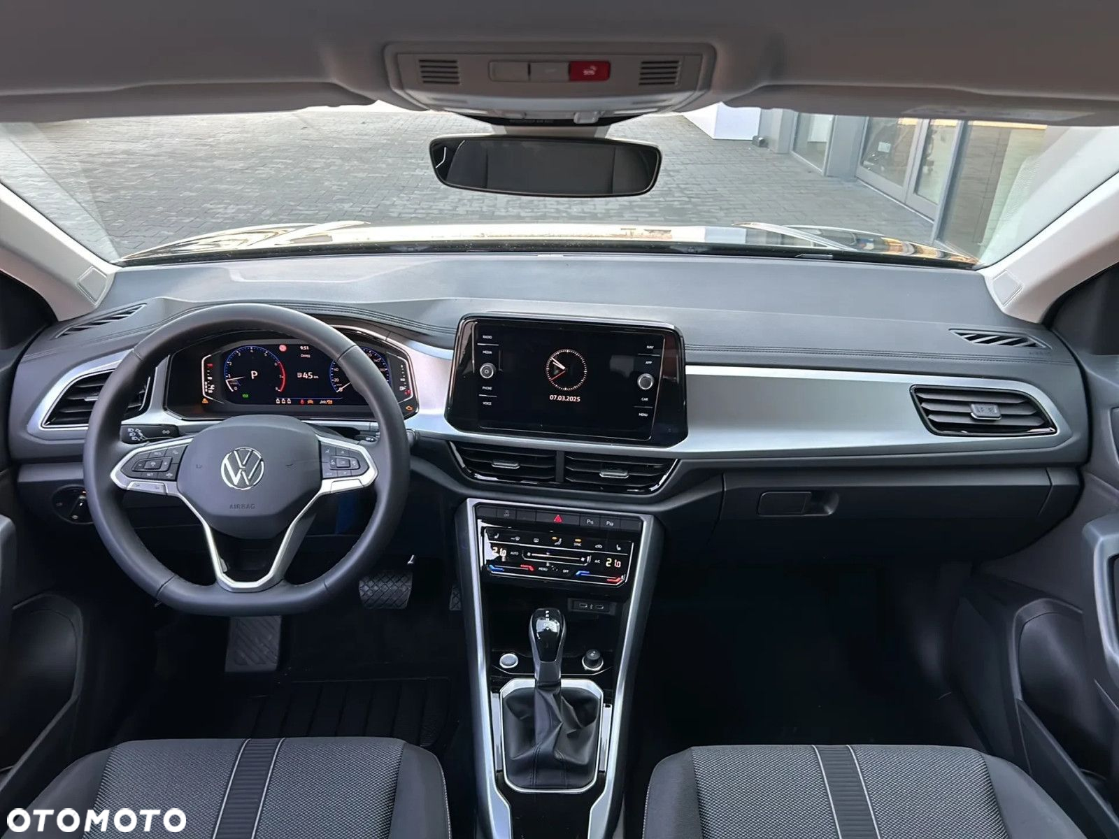 Volkswagen T-Roc - 4
