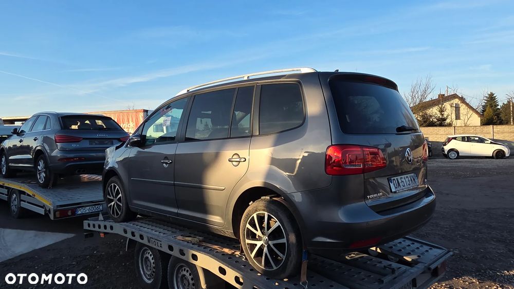 Volkswagen Touran 1.6 TDI DPF BlueMot Comfortline - 5