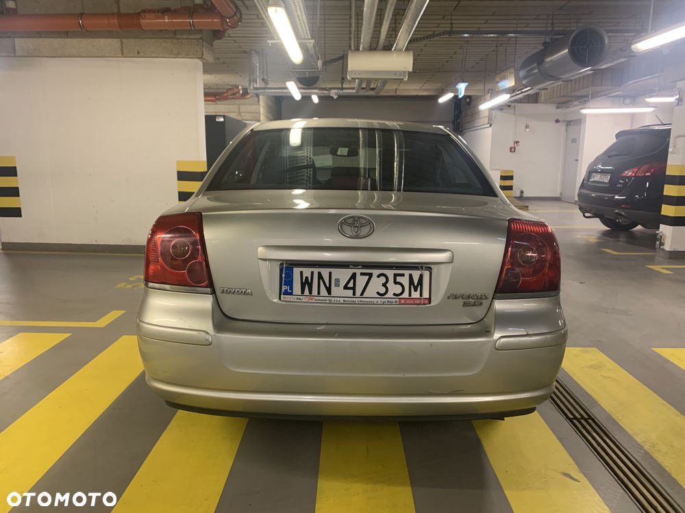 Toyota Avensis - 2