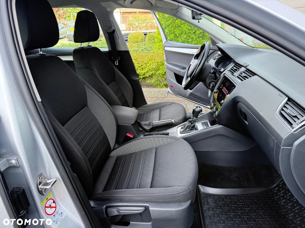 Skoda Octavia 2.0 TDI Ambition DSG - 22