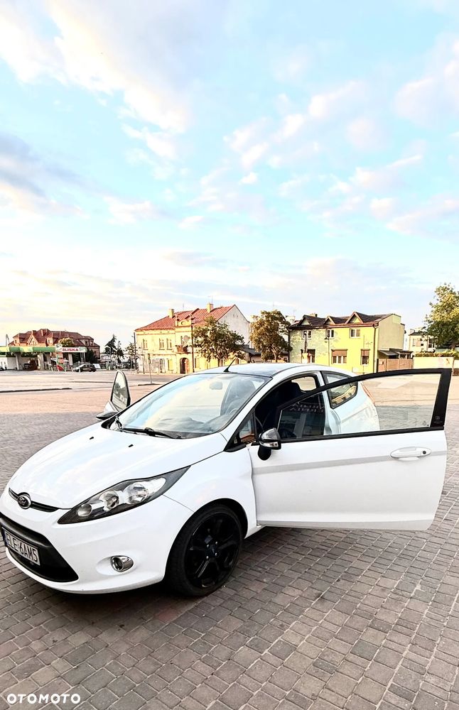 Ford Fiesta 1.25 Ambiente - 2