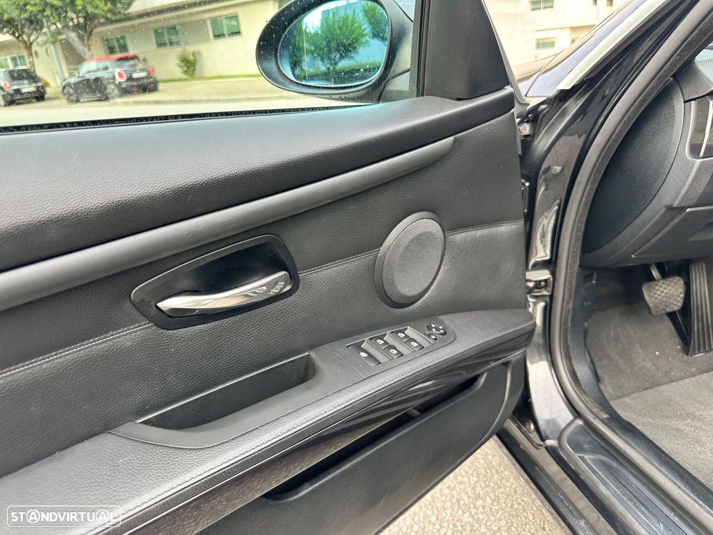 BMW 320 i Cabrio Auto - 45