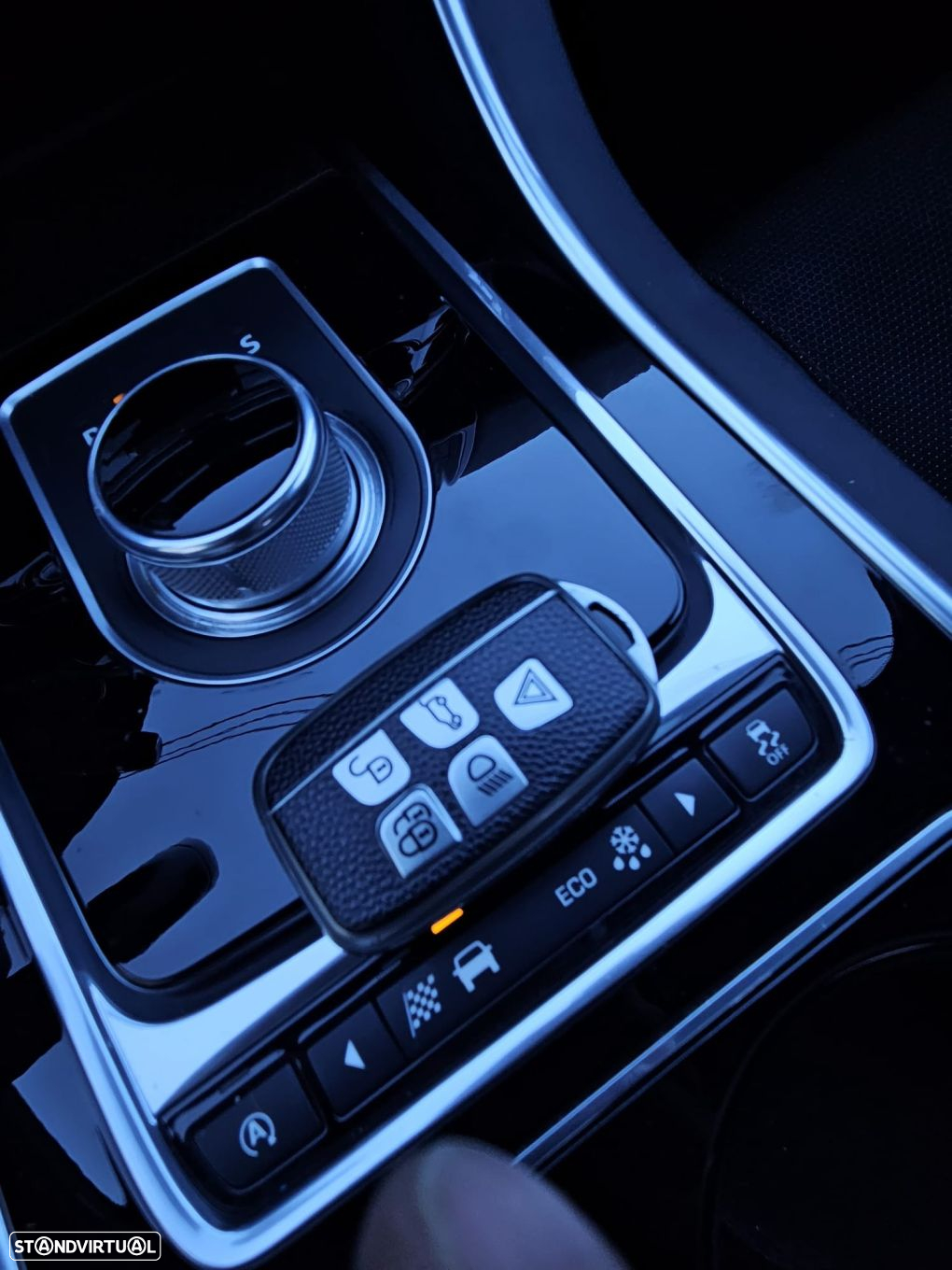 Jaguar XE 2.0 D R-Sport Aut. - 19