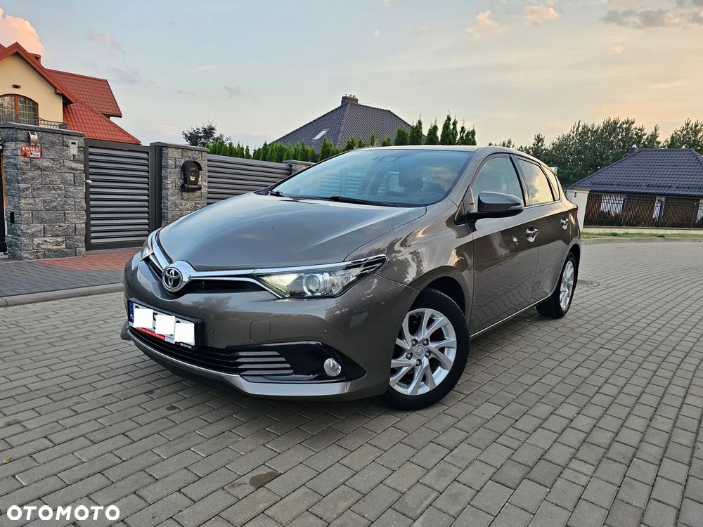 Toyota Auris 1.6 Premium - 1