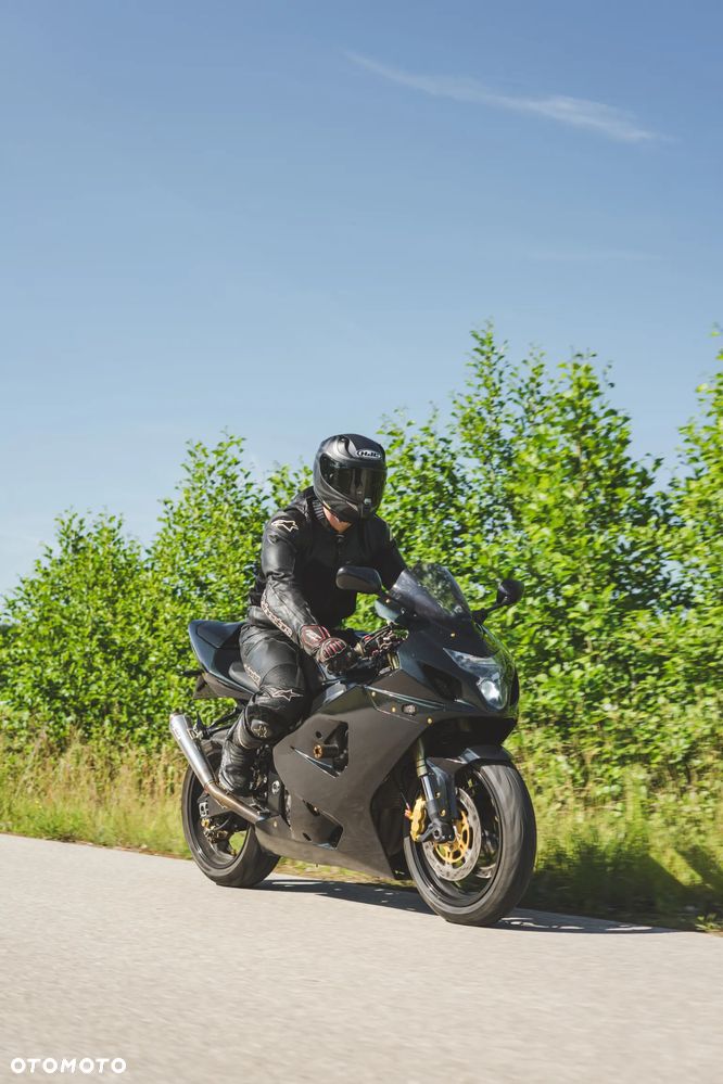 Suzuki GSX-R - 1