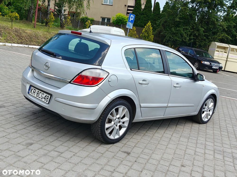 Opel Astra 2.0 T Cosmo - 12