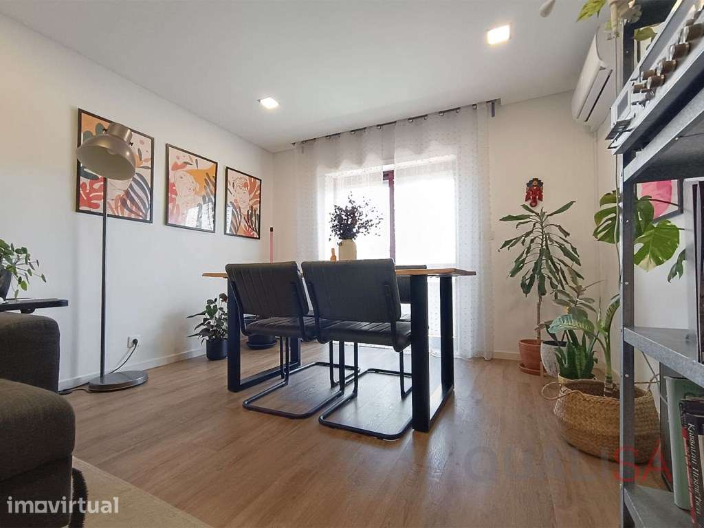 Apartamento T3 remodelado, com varanda e garagem fechada, em S. Vic... - Grande imagem: 3/42
