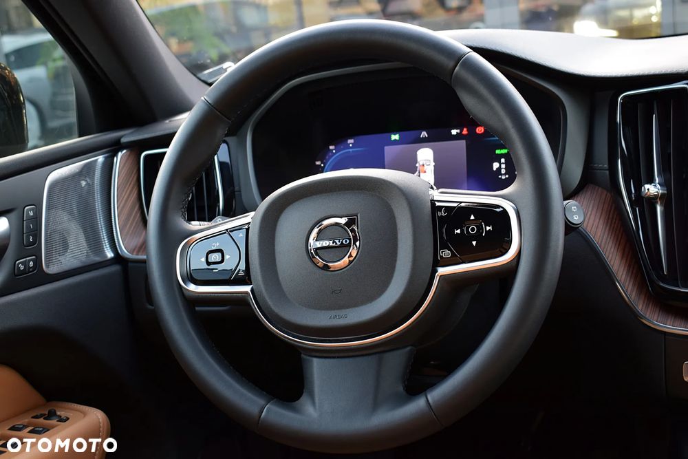 Volvo XC 60 T8 Plug-In Hybrid AWD Inscription Expression - 11