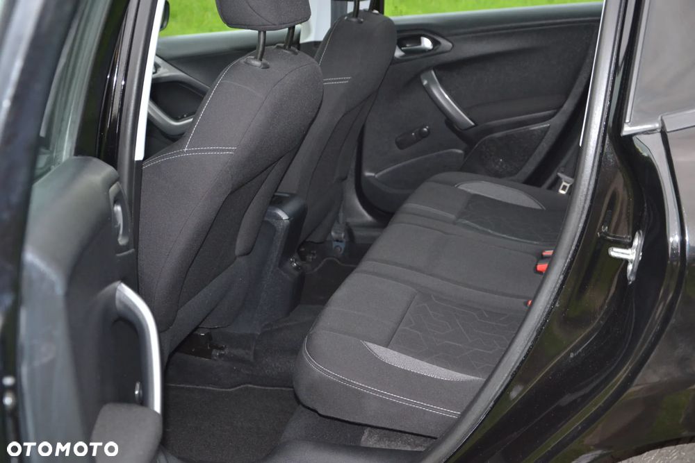Peugeot 2008 - 11