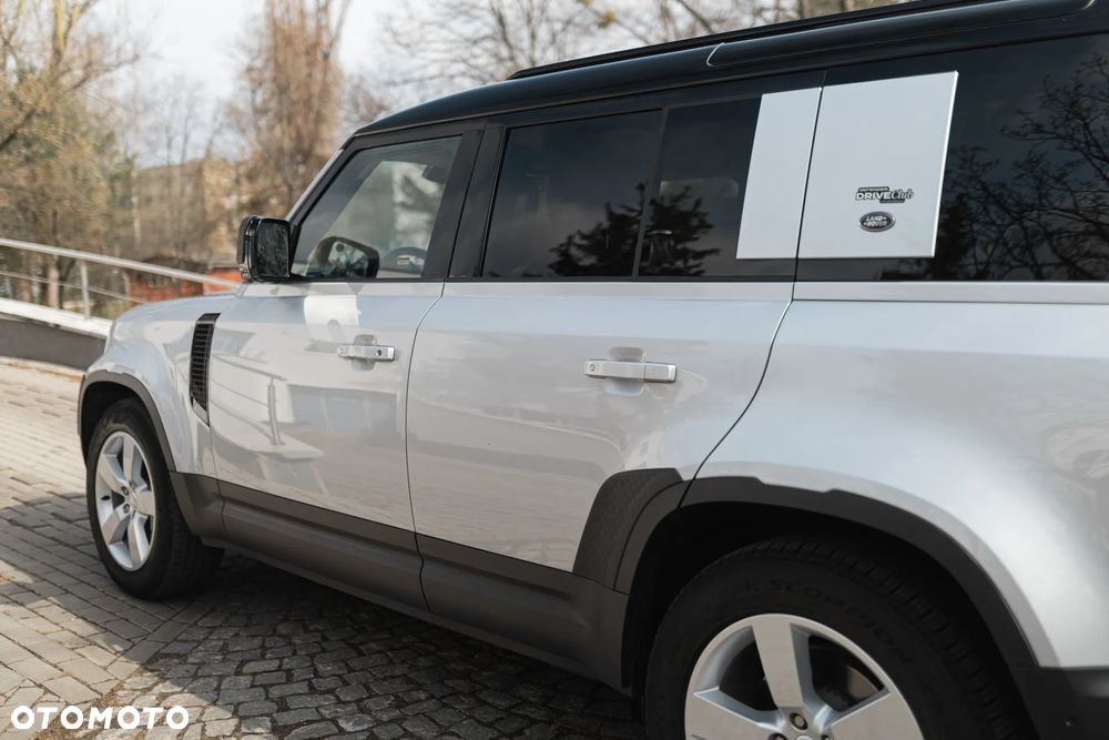 Land Rover Defender 3.0 P400 mHEV First Edition - 17