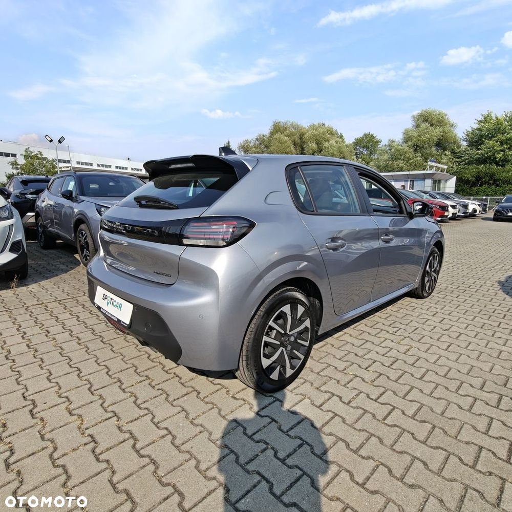 Peugeot 208 - 4