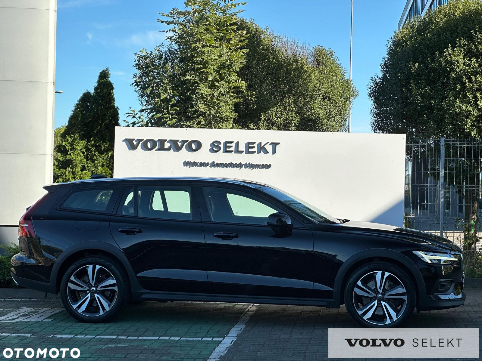 Volvo V60 Cross Country - 8