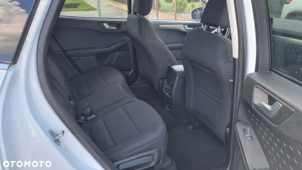 Ford Kuga - 31