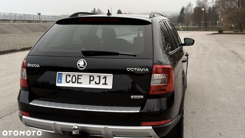 Skoda Octavia 2.0 TDI 4x4 DSG Scout - 32