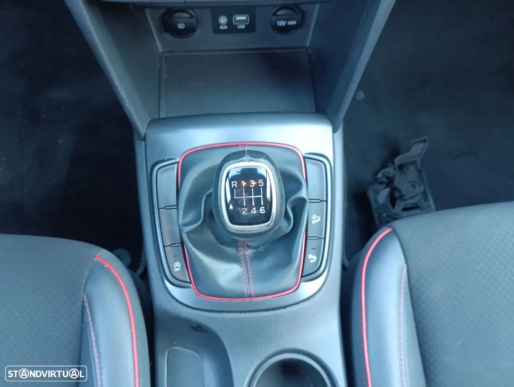 Hyundai Kauai 1.0 T-GDi Premium Pele/Tec.Vermelho - 16
