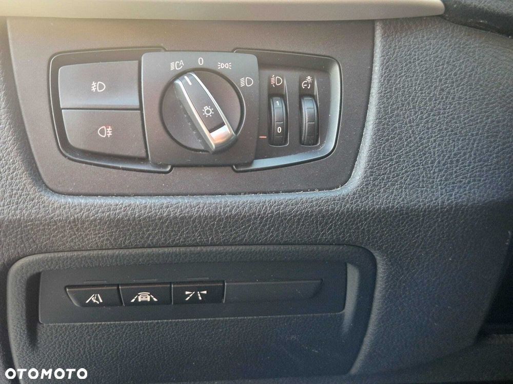 BMW Seria 3 320d - 23