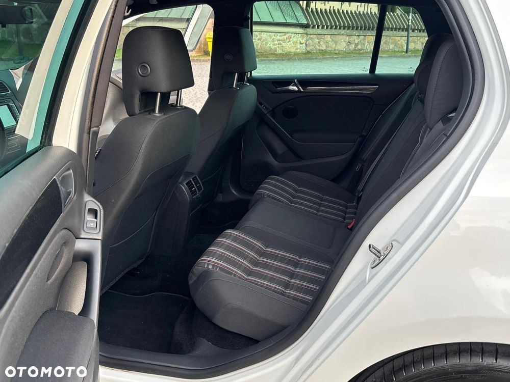 Volkswagen Golf 2.0 GTI - 11