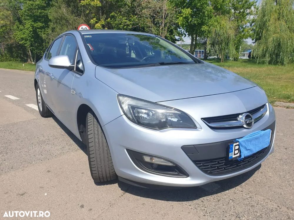 Opel Astra 1.6 CDTI Start/Stop Drive - 1