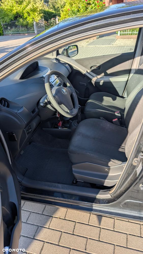 Toyota Yaris 1.0 Luna A/C - 8