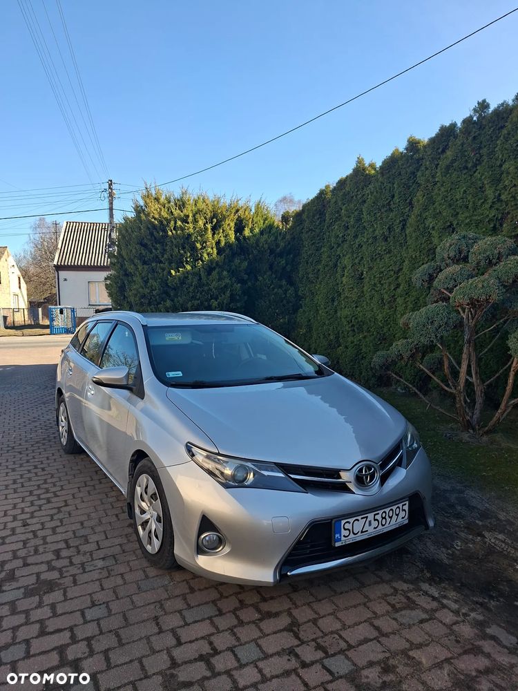 Toyota Auris 1.4 D-4D Premium - 1