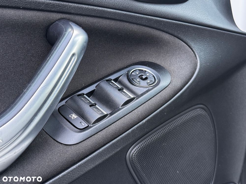 Ford S-Max 2.0 TDCi DPF Champions Edition - 11