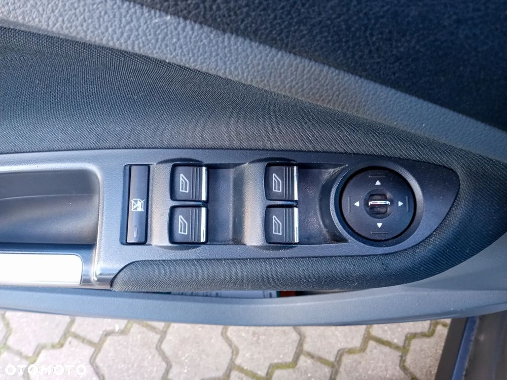 Ford C-MAX 1.6 TDCi Ambiente - 21