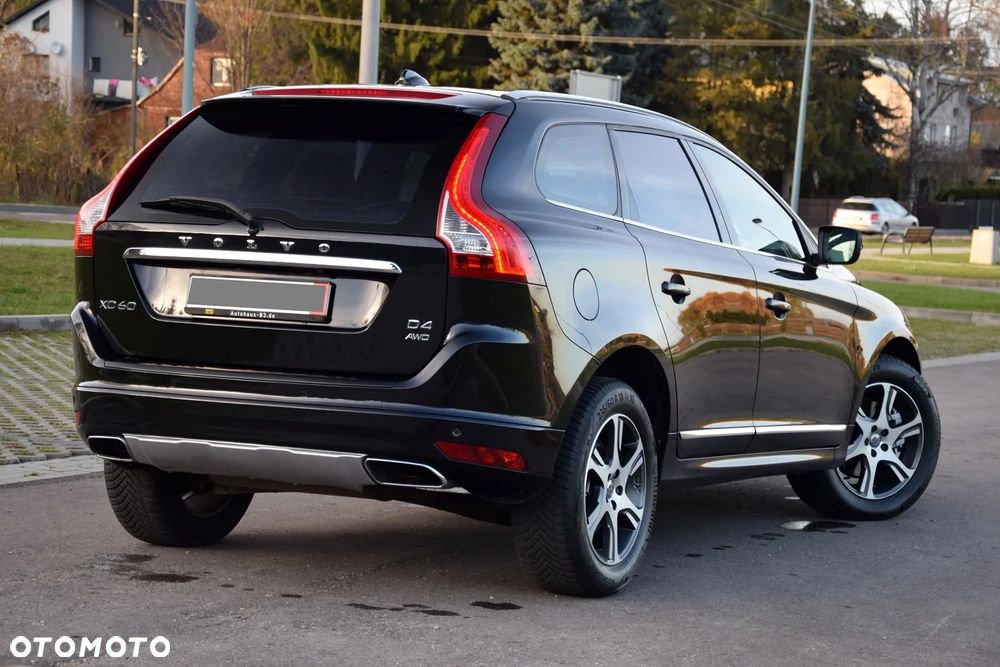 Volvo XC 60 D4 AWD Momentum - 4