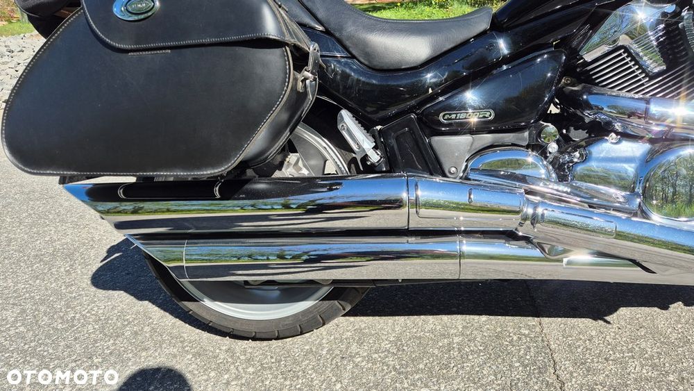 Suzuki Intruder - 12