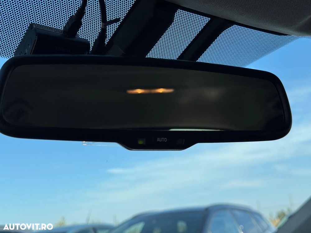 Toyota Auris 1.8 L VVT-i Hybrid Sol - 19