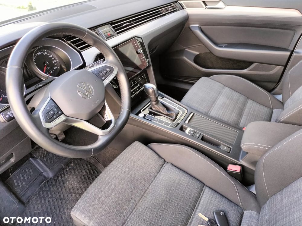Volkswagen Passat 2.0 TDI SCR DSG - 18