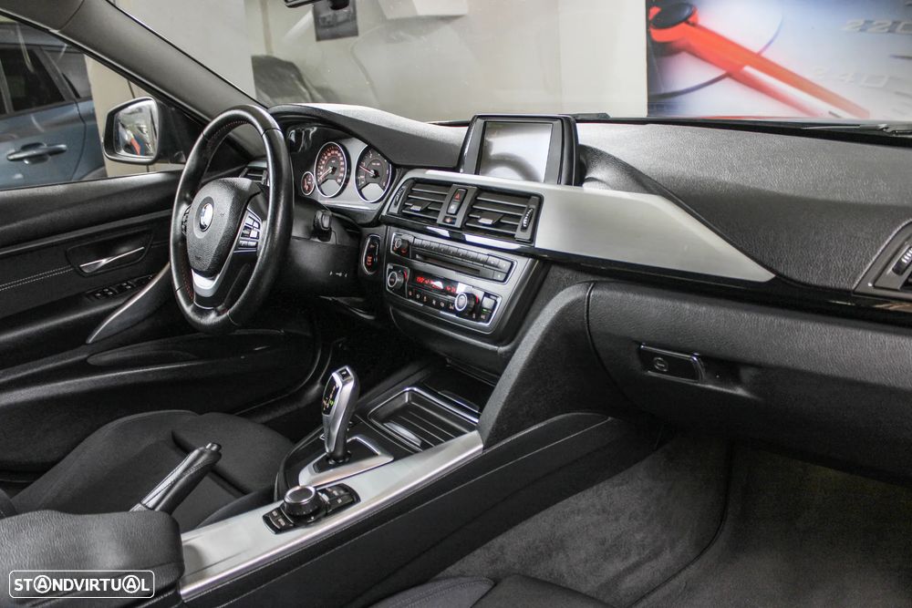 BMW 318 d Auto Line Sport - 25