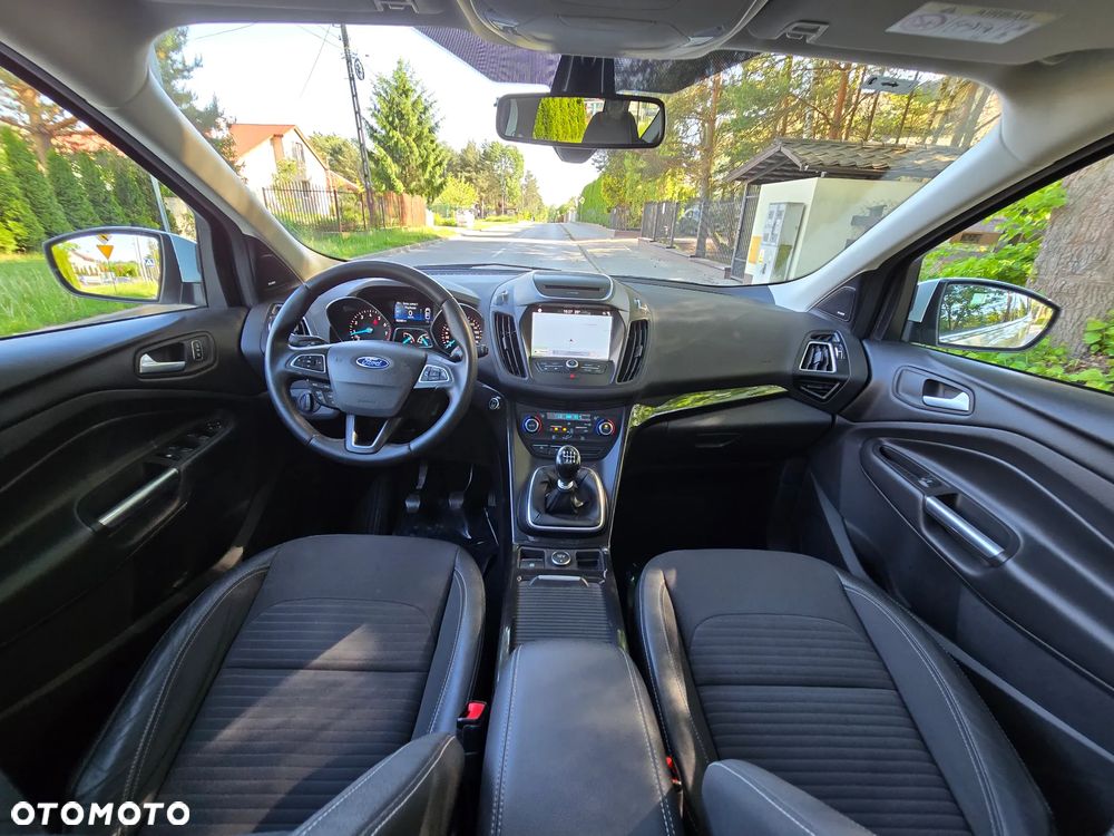 Ford Kuga 1.5 EcoBoost 2x4 Titanium - 6