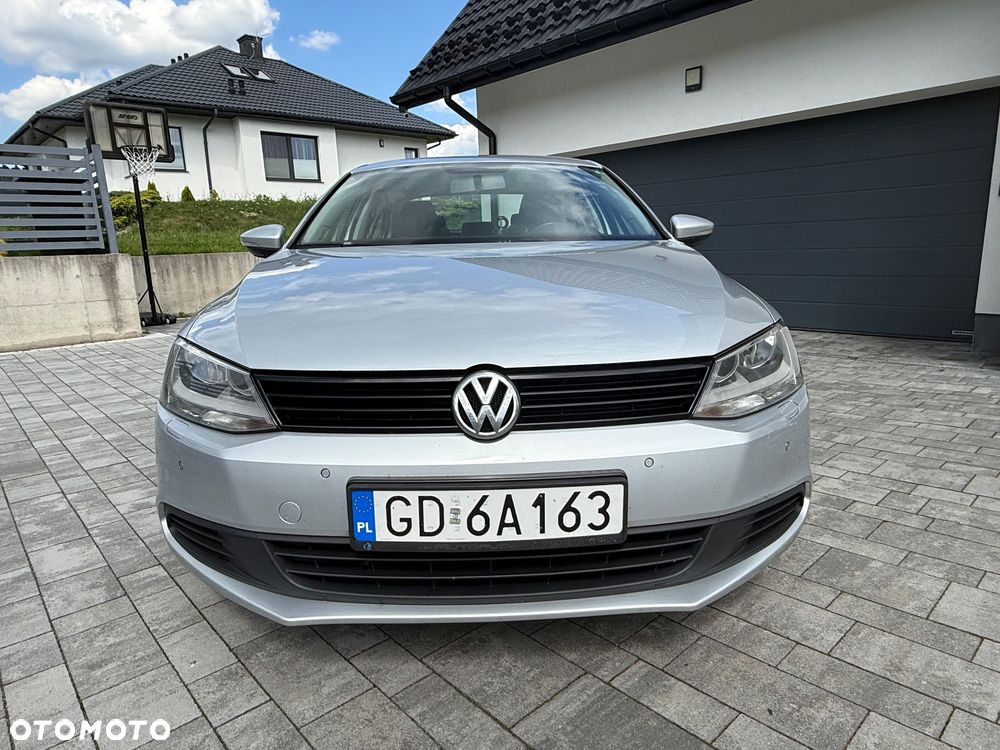 Volkswagen Jetta - 3