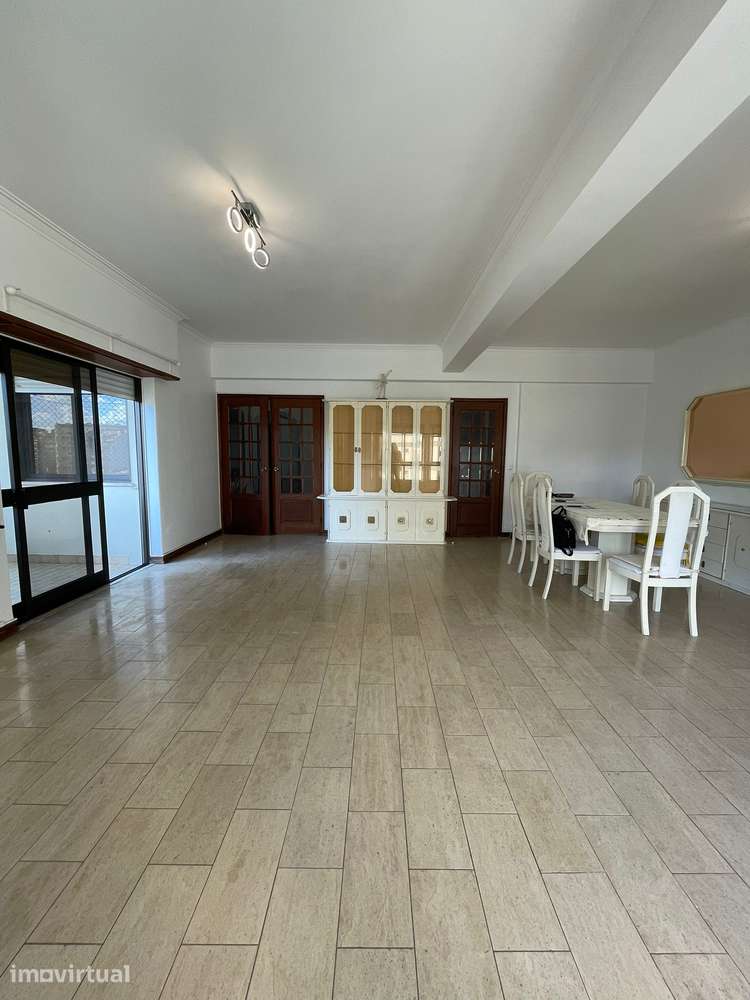 Apartamento T2 no Lumiar - Arrendamento - Grande imagem: 4/22