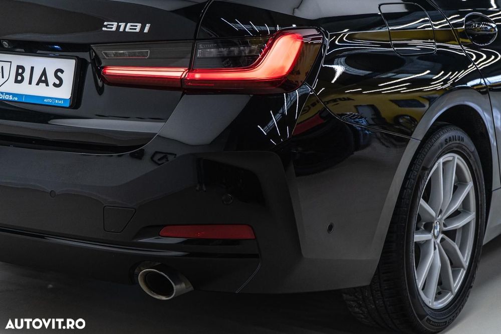 BMW Seria 3 318i Aut. - 38