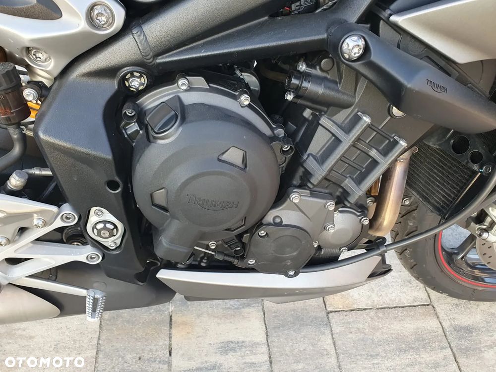 Triumph Street Triple - 36