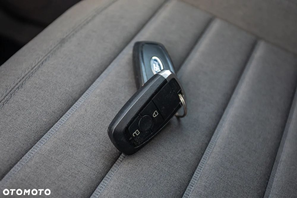Ford Tourneo Connect Grand - 23