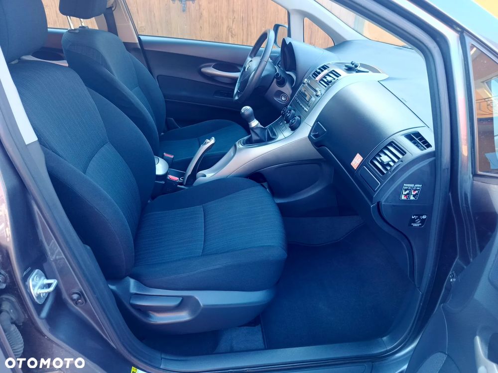 Toyota Auris 1.4 VVT-i Terra - 33