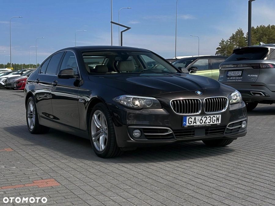 BMW Seria 5 525d xDrive Luxury Line - 1