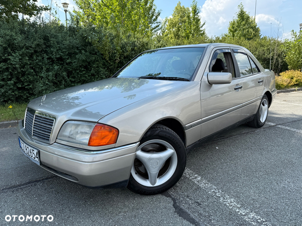 Mercedes-Benz Klasa C 180 Elegance
