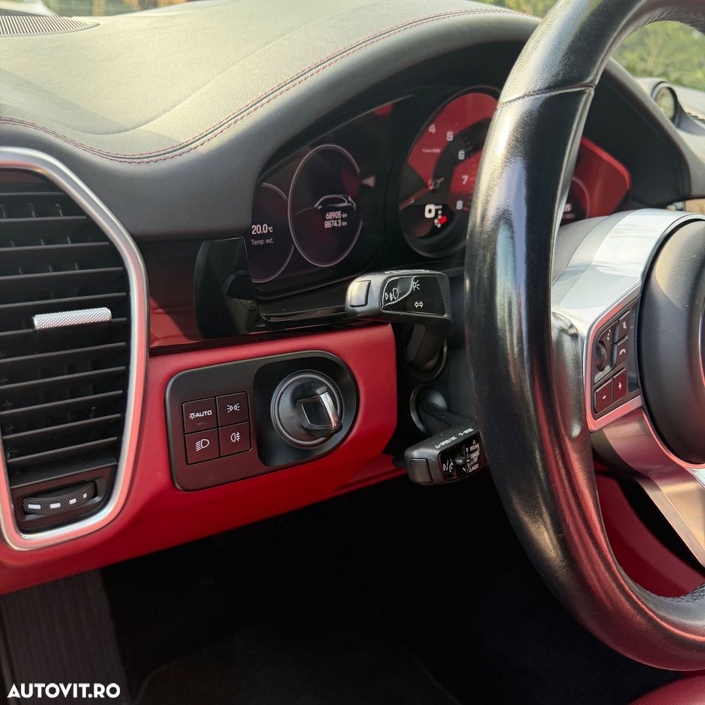 Porsche Cayenne Tiptronic S Platinum Edition - 12