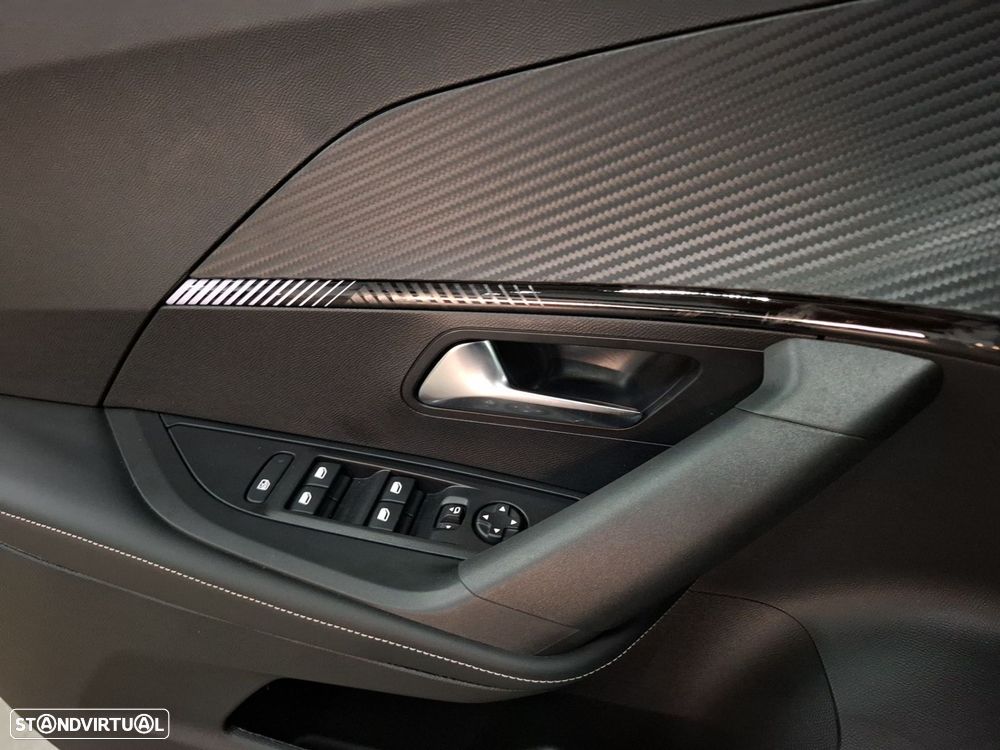 Peugeot e-2008 54 kWh Allure - 25