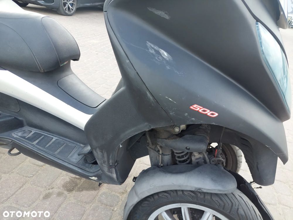 Piaggio MP-3 - 11