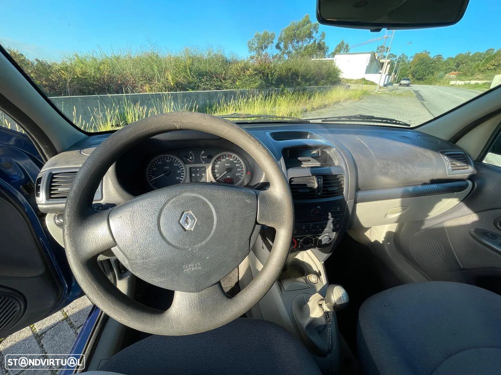 Renault Clio 1.2 16V Privilège - 17
