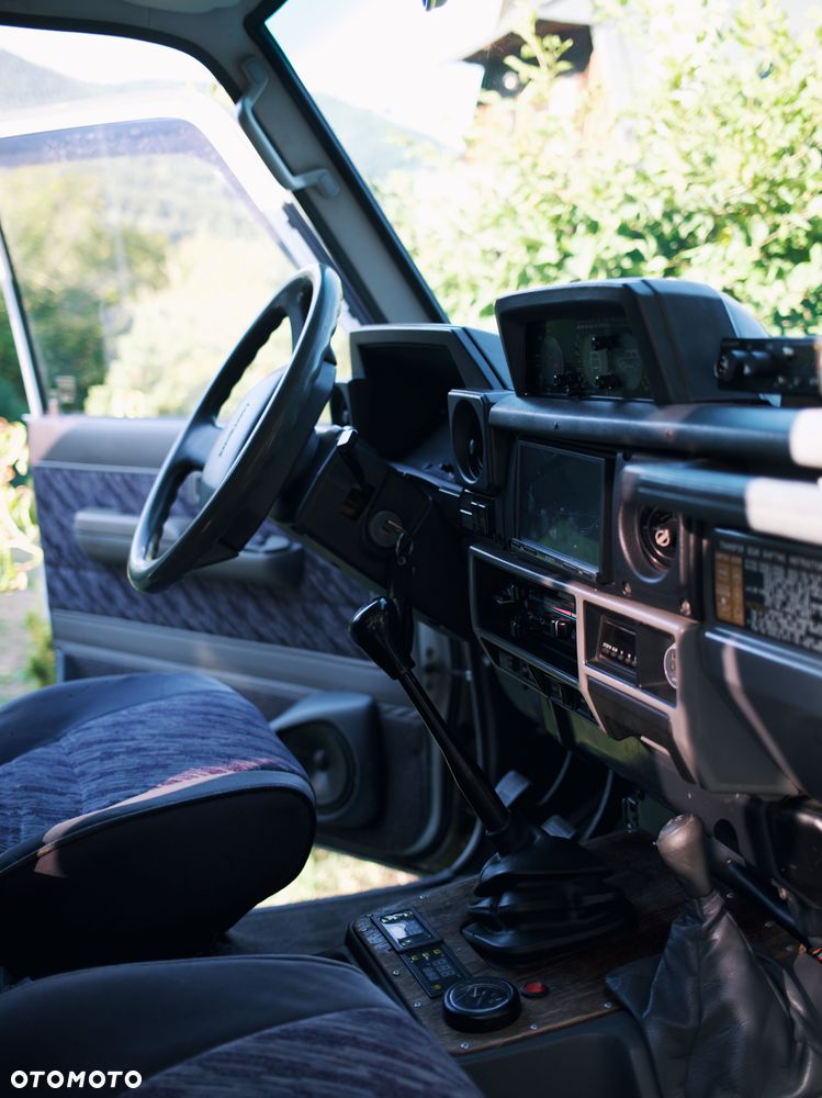Toyota Land Cruiser - 7