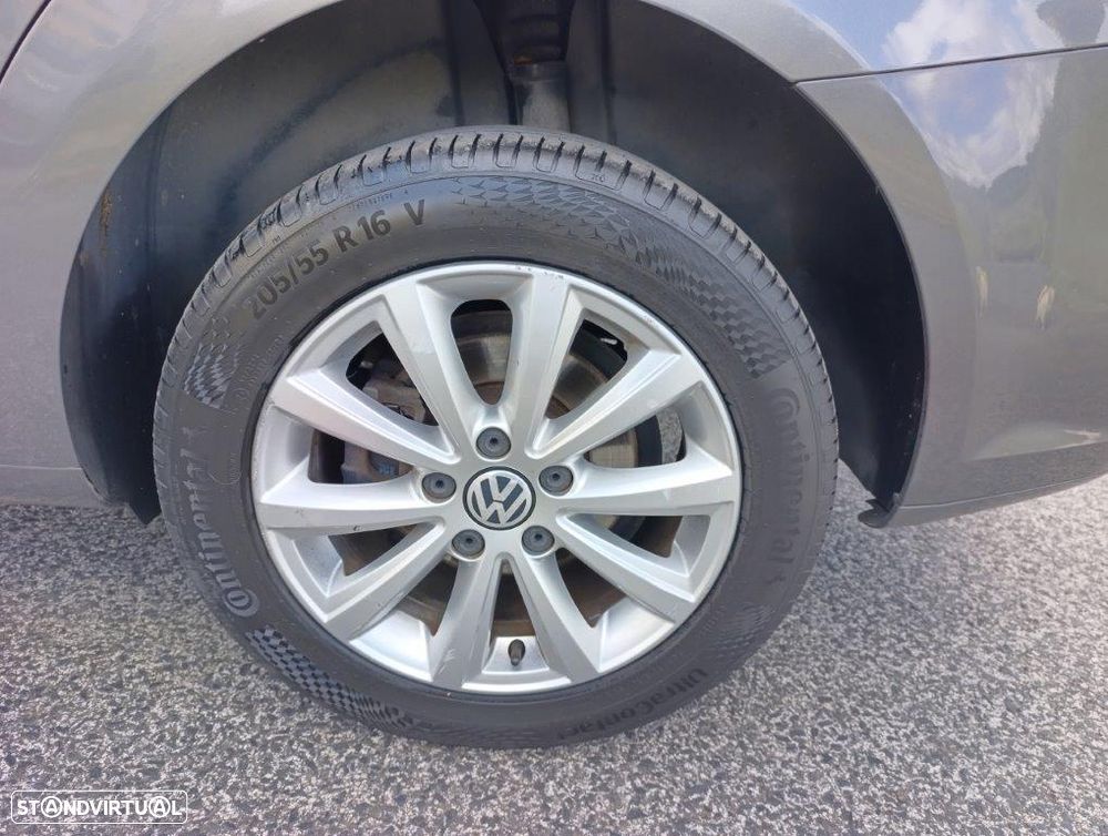 VW Touran 1.6 TDI Blue.Trendline 7L - 24