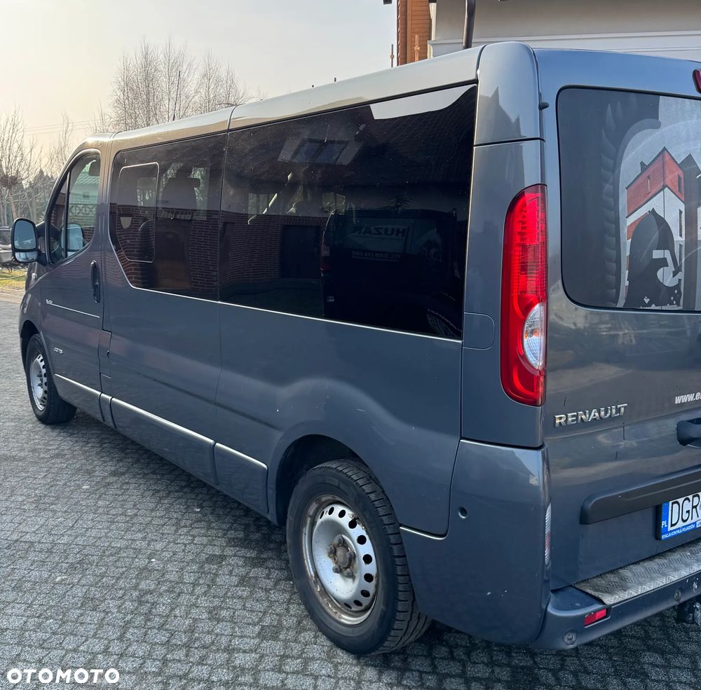Renault Trafic Grand Passenger Black Edition - 22