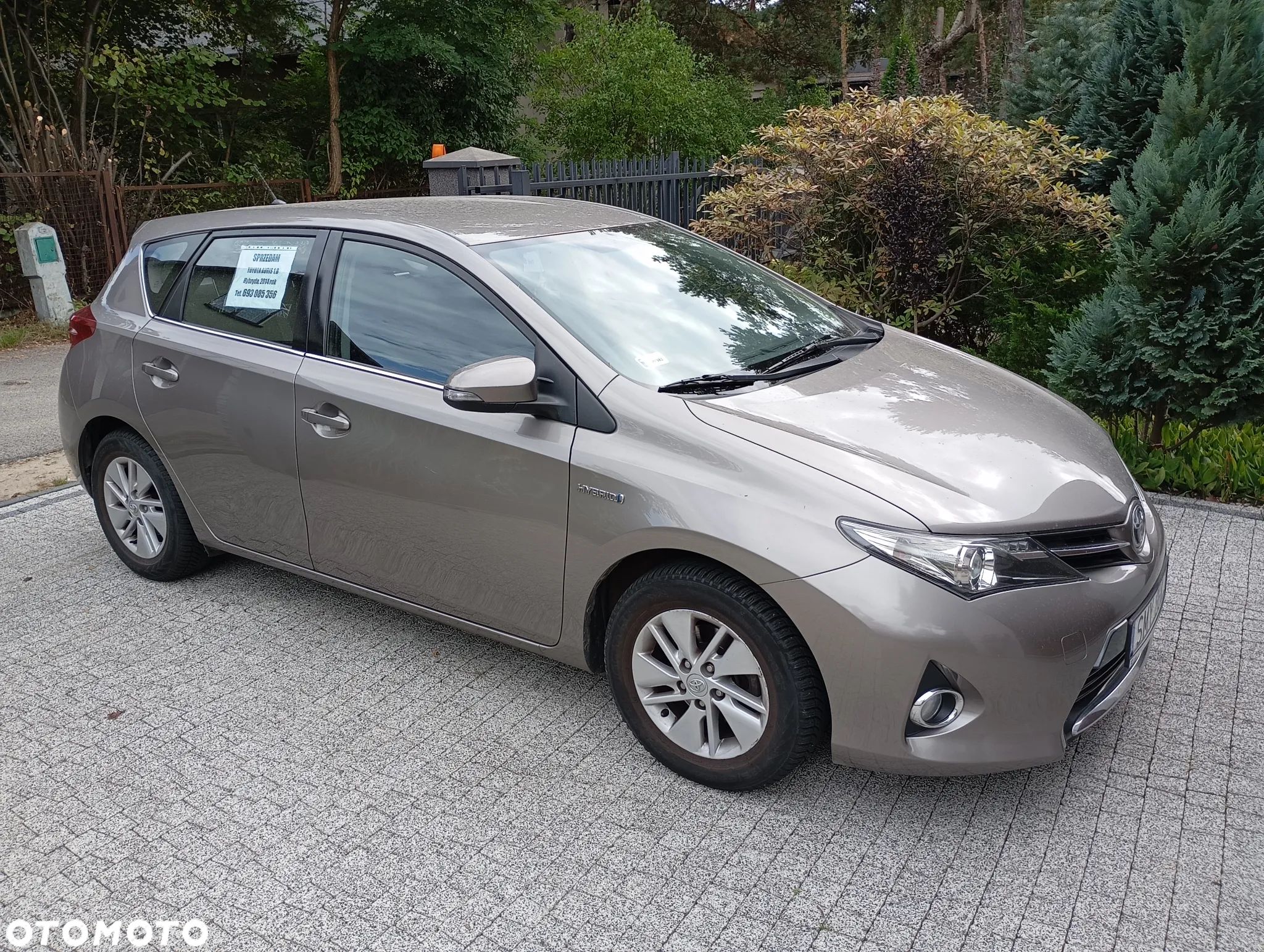 Toyota Auris 1.8 HSD Luna - 1