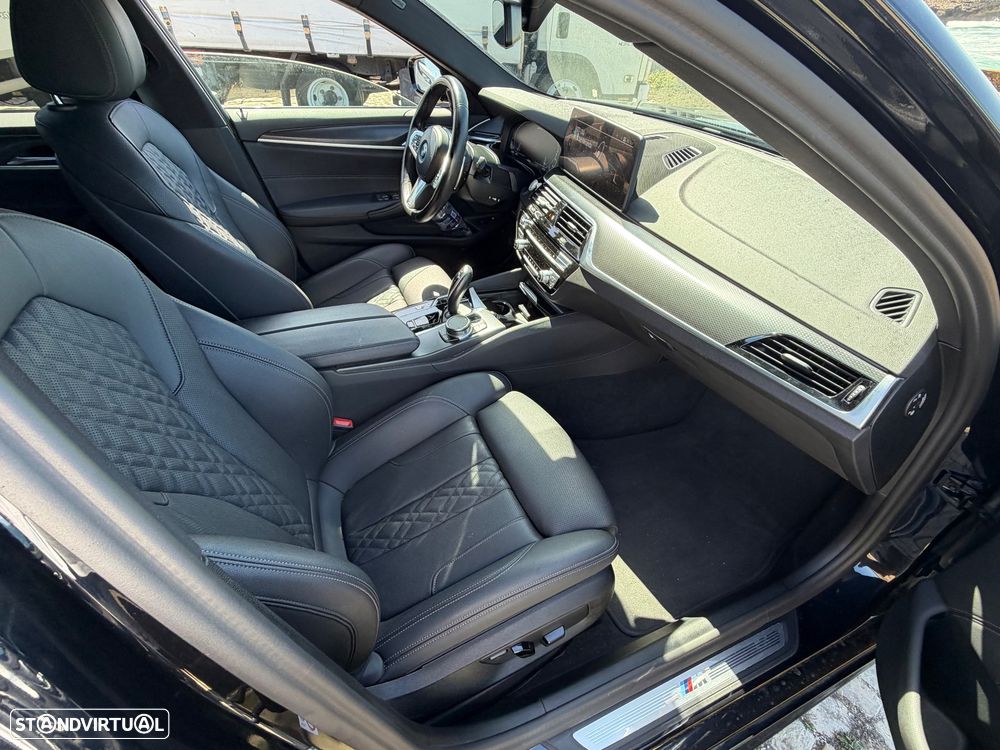 BMW 530 e Pack Desportivo M - 8