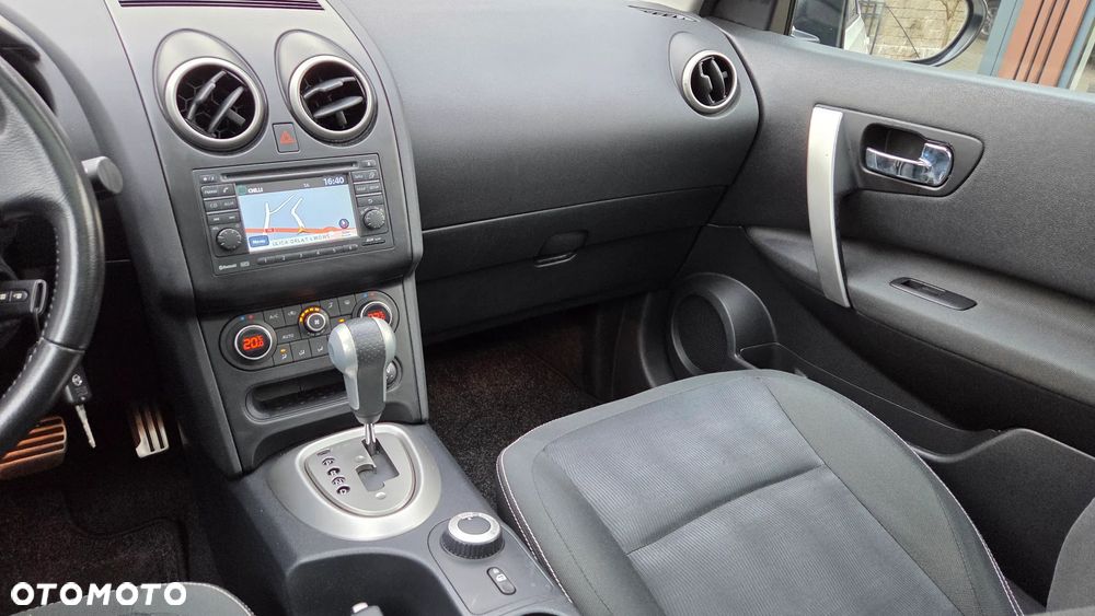 Nissan Qashqai 2.0 dCi 4 x 4 DPF tekna - 30